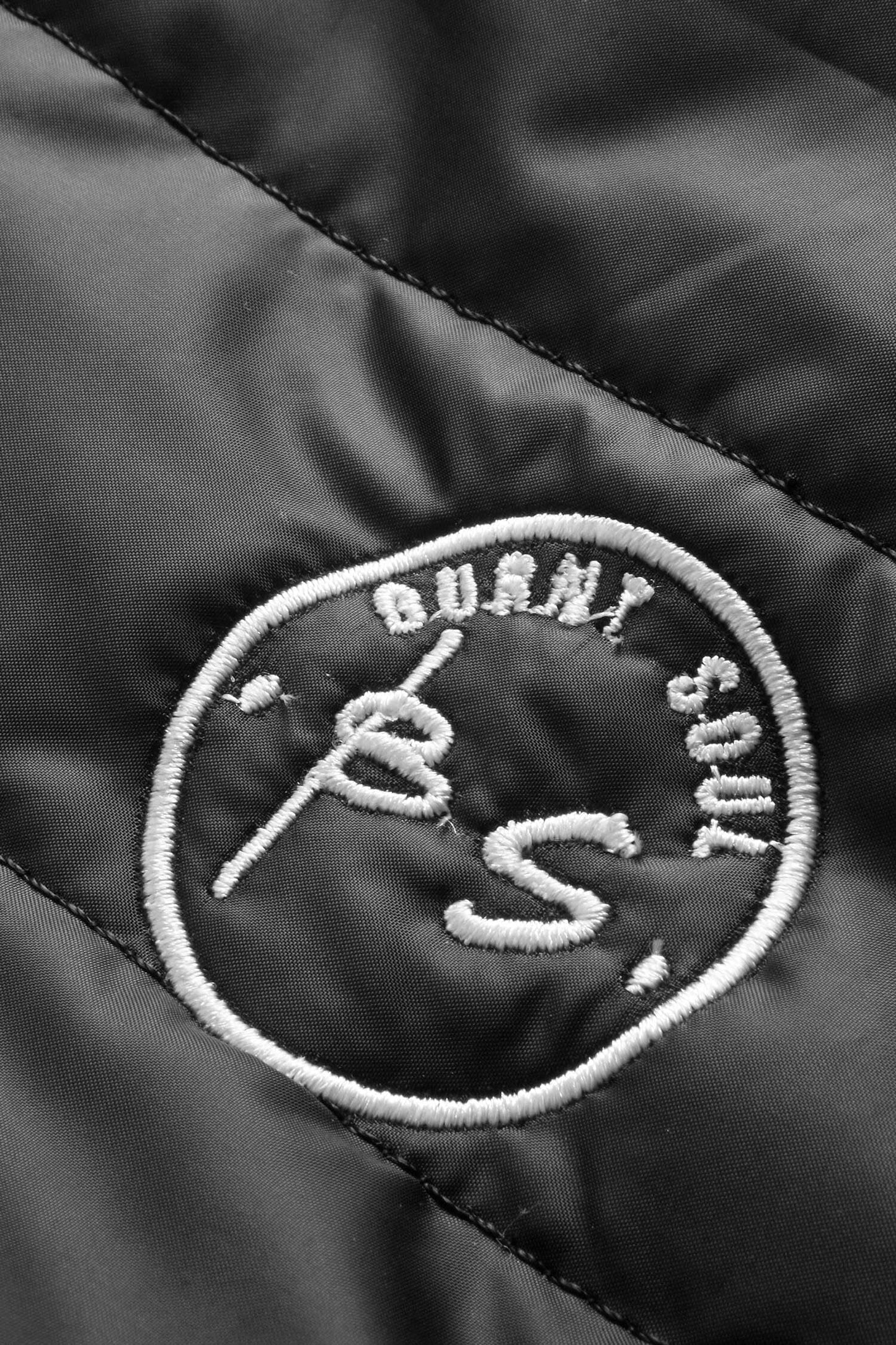 The Burnt Soul Men's Logo Embroidered Mendoza Sleeveless Puffer Gilet Men's Gilet IBT