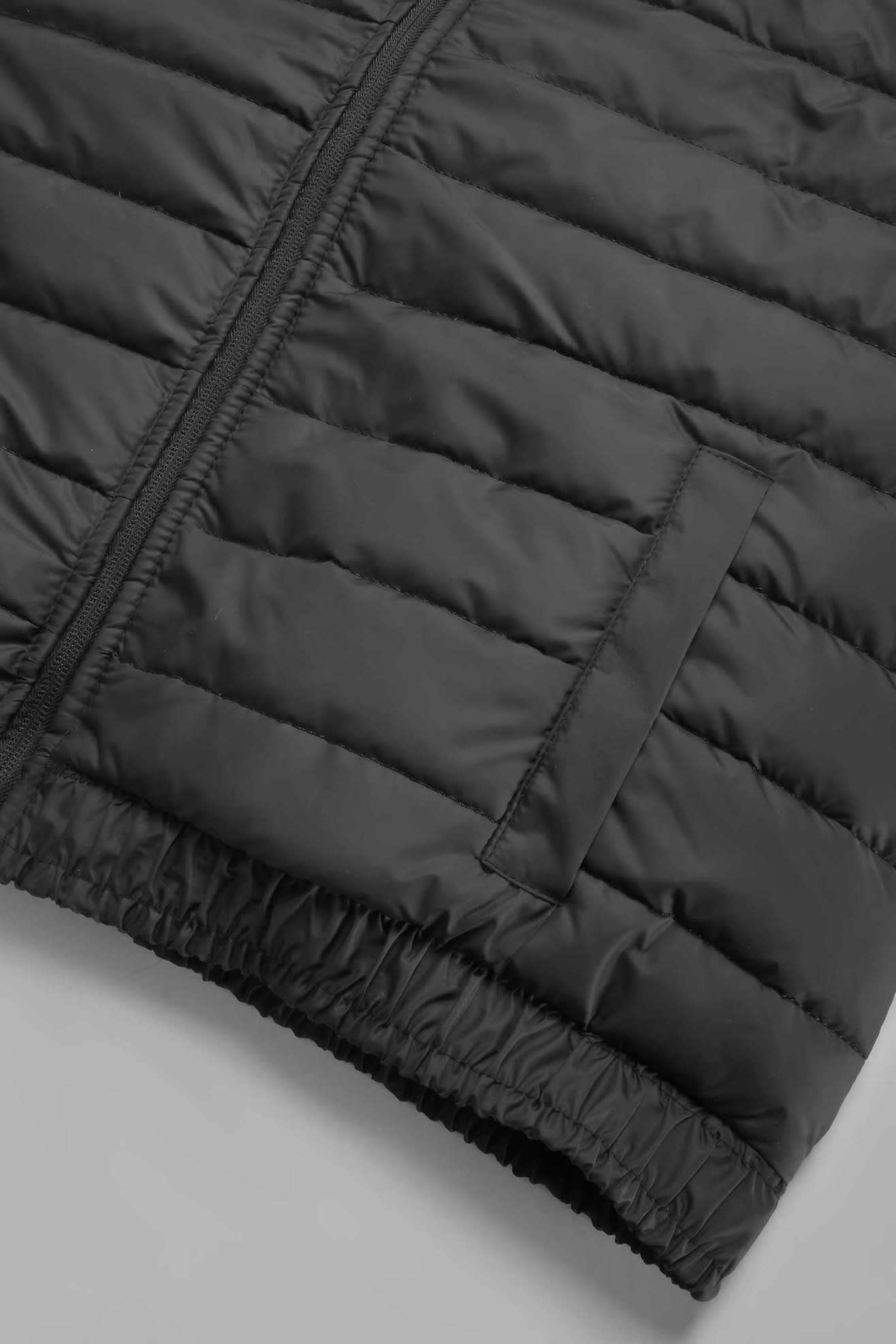 The Burnt Soul Men's B Embroidered Sleeveless Puffer Gilet Men's Gilet IBT