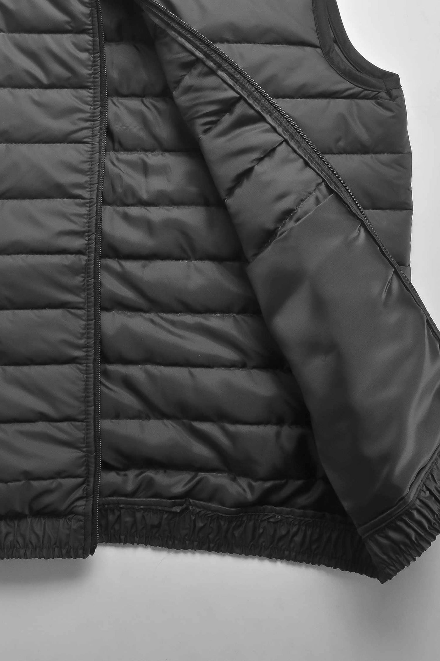 The Burnt Soul Men's Logo Embroidered Sleeveless Madrid Puffer Gilet Men's Gilet IBT