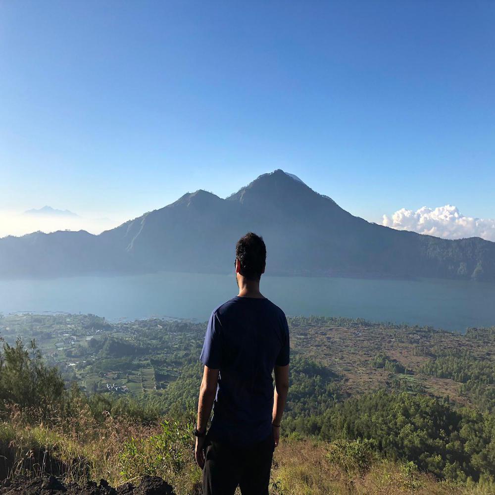 Umar Qamar sits down with sustainable intentions and talks about elo