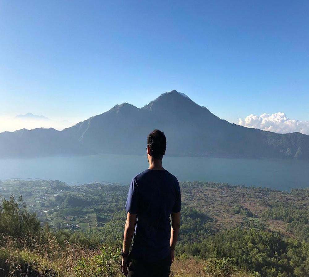 Umar Qamar sits down with sustainable intentions and talks about elo