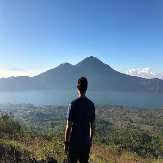 Umar Qamar sits down with sustainable intentions and talks about elo