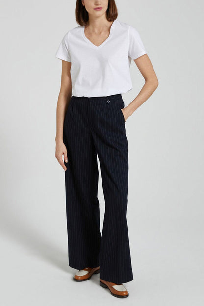 Berydale's Signature Comfort: Women's Premium Cotton Blend V-Neck Tee Women's Tee Shirt Image 