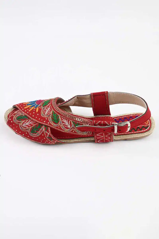 Women's Resita Embroidered Design Peshawri Chappal