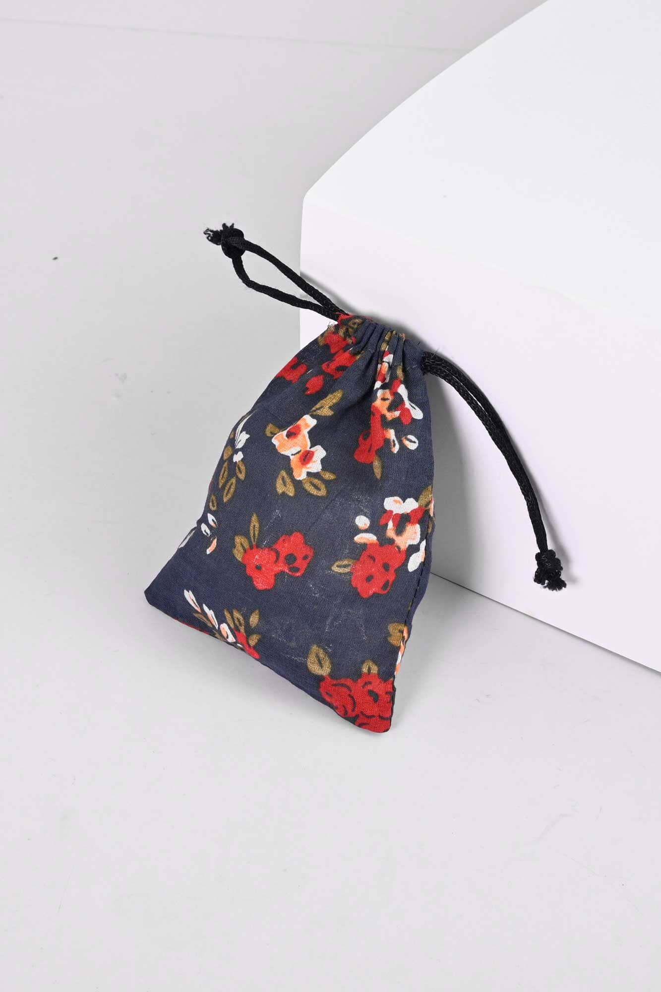 Pack of Five Compact, Versatile & Eco-Friendly Drawstring Pouches. Made-with-waste Gift Bag Polo Republica Navy Floral 