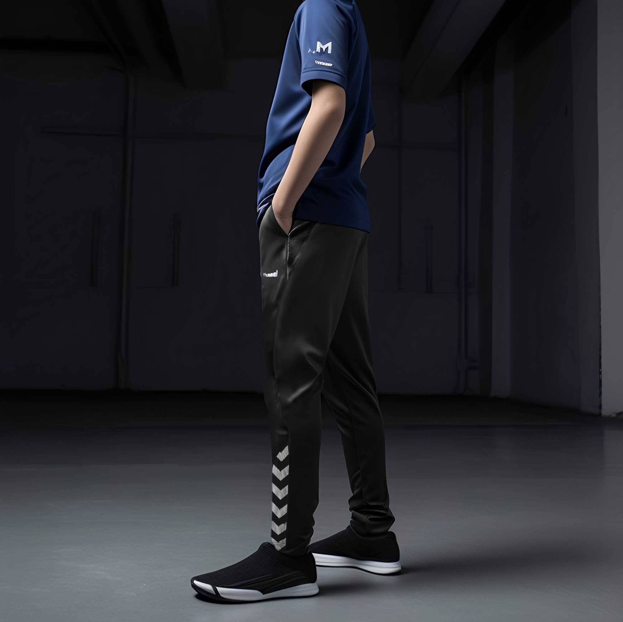 Hummel Boy's Down Arrow Style Activewear Trousers Boy's Trousers HAS Apparel Black 4 Years 