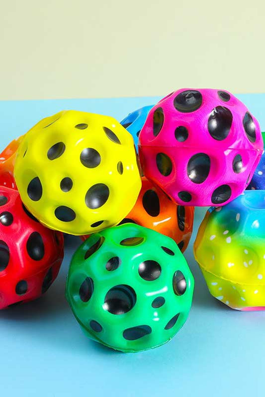 Ultra-high Bouncing Elastic Lightweight Balls