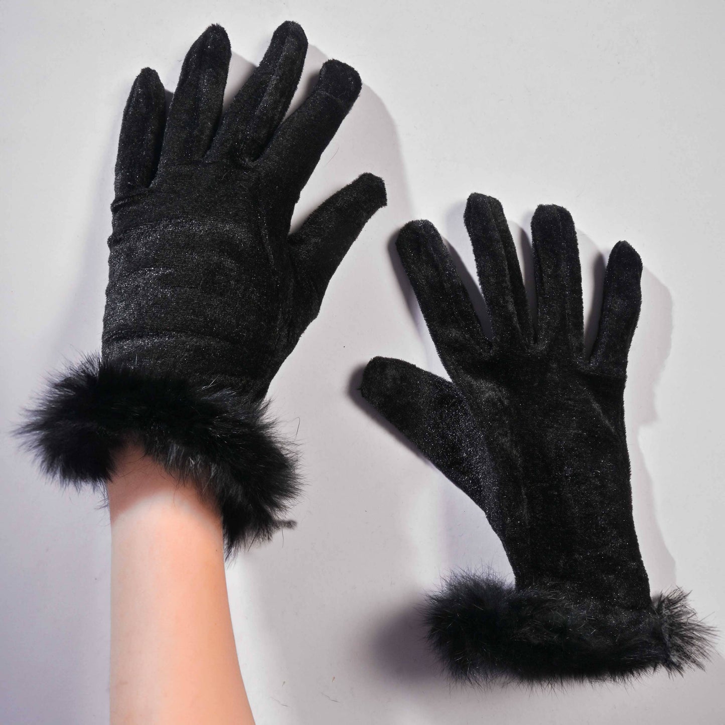 Women's Classic Velvet Gloves