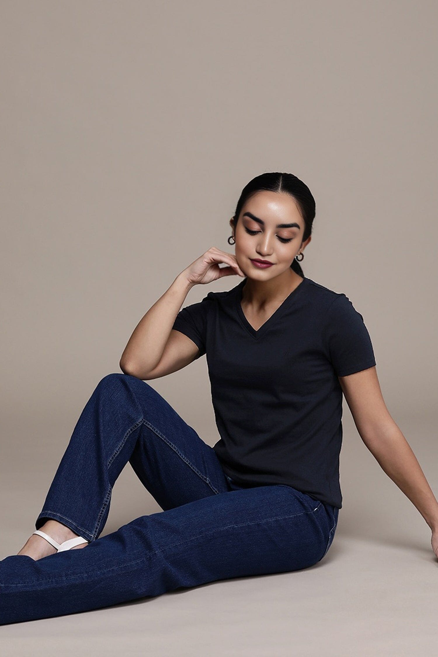 Berydale's Signature Comfort: Women's Premium Cotton Blend V-Neck Tee Women's Tee Shirt Image 