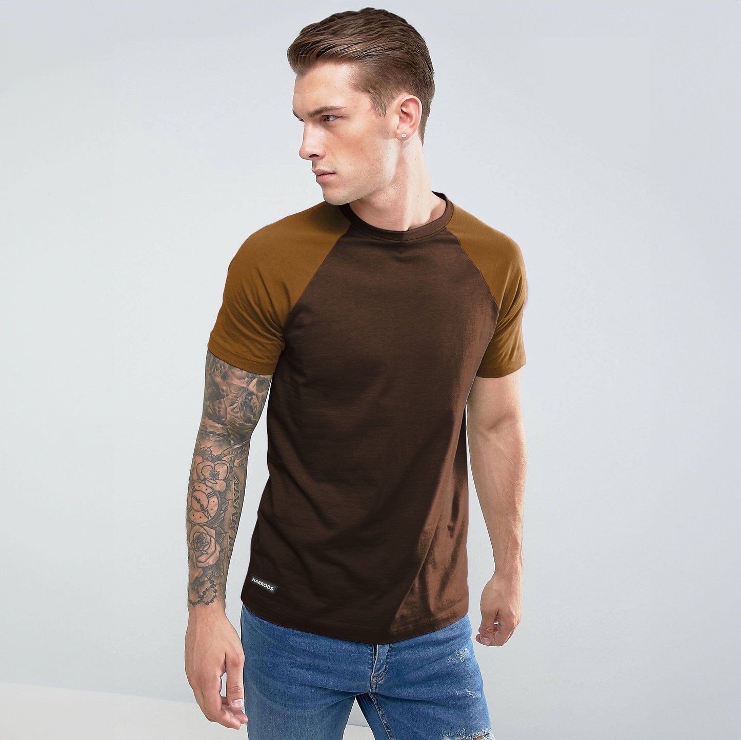 Harrods Men's Contrast Sleeve Style Crew Neck Tee Shirt Men's Tee Shirt IBT Chocolate S 