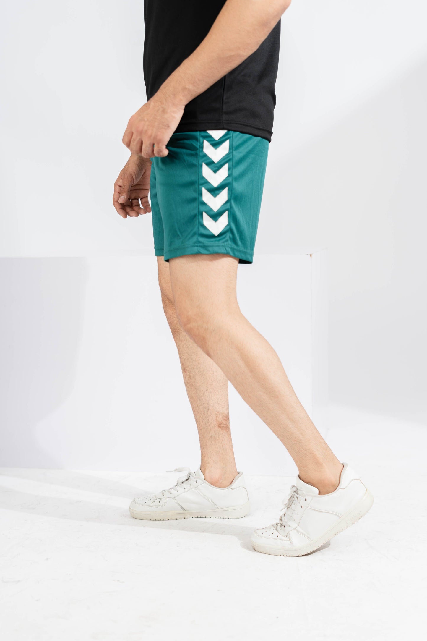 Hummel Men's Bentong Down Arrow Printed Activewear Shorts Men's Shorts HAS Apparel 