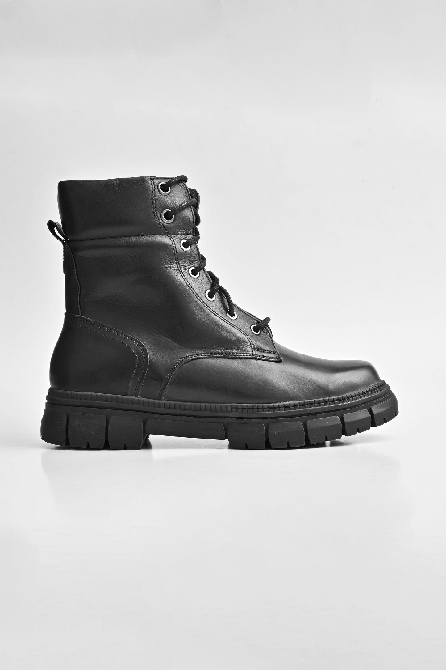 Tamaris Unisex Comfort Lace-Up Long Leather  Boots