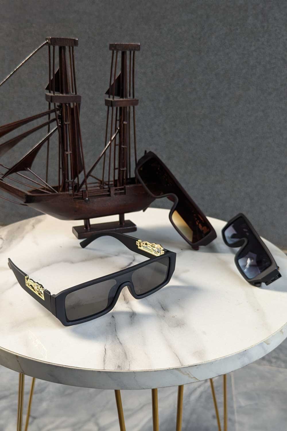 Unisex Gold Lion Rectangular Sunglasses