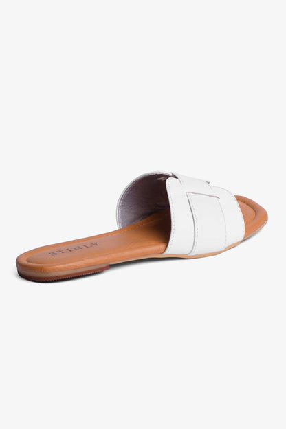 Stinly Women’s Contrast H-Strap Flat Chappal