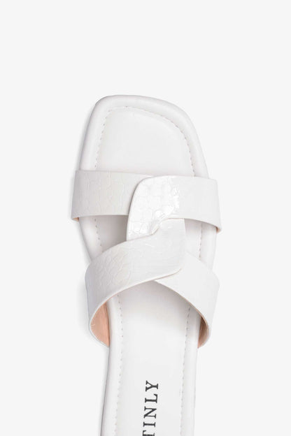 Stinly Women’s Criss-Cross Flat Chappal