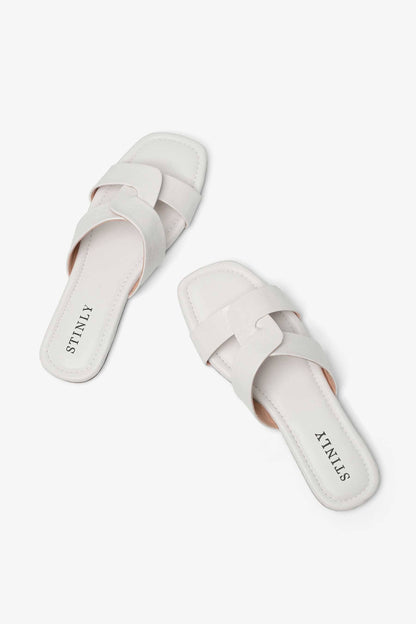 Stinly Women’s Criss-Cross Flat Chappal