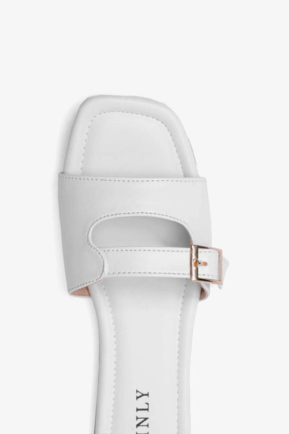 Stinly Women’s Cut-Out Flat Chappal