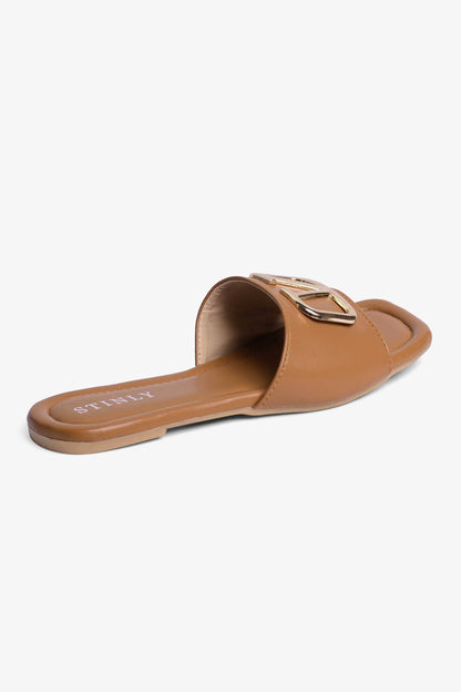 Stinly Women’s Metallic Emblem Flat Chappal
