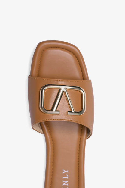 Stinly Women’s Metallic Emblem Flat Chappal