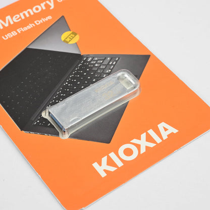 Kioxia Ultra Flair Data Traveler USB Flash Drive - 32 GB Electronics SDQ 