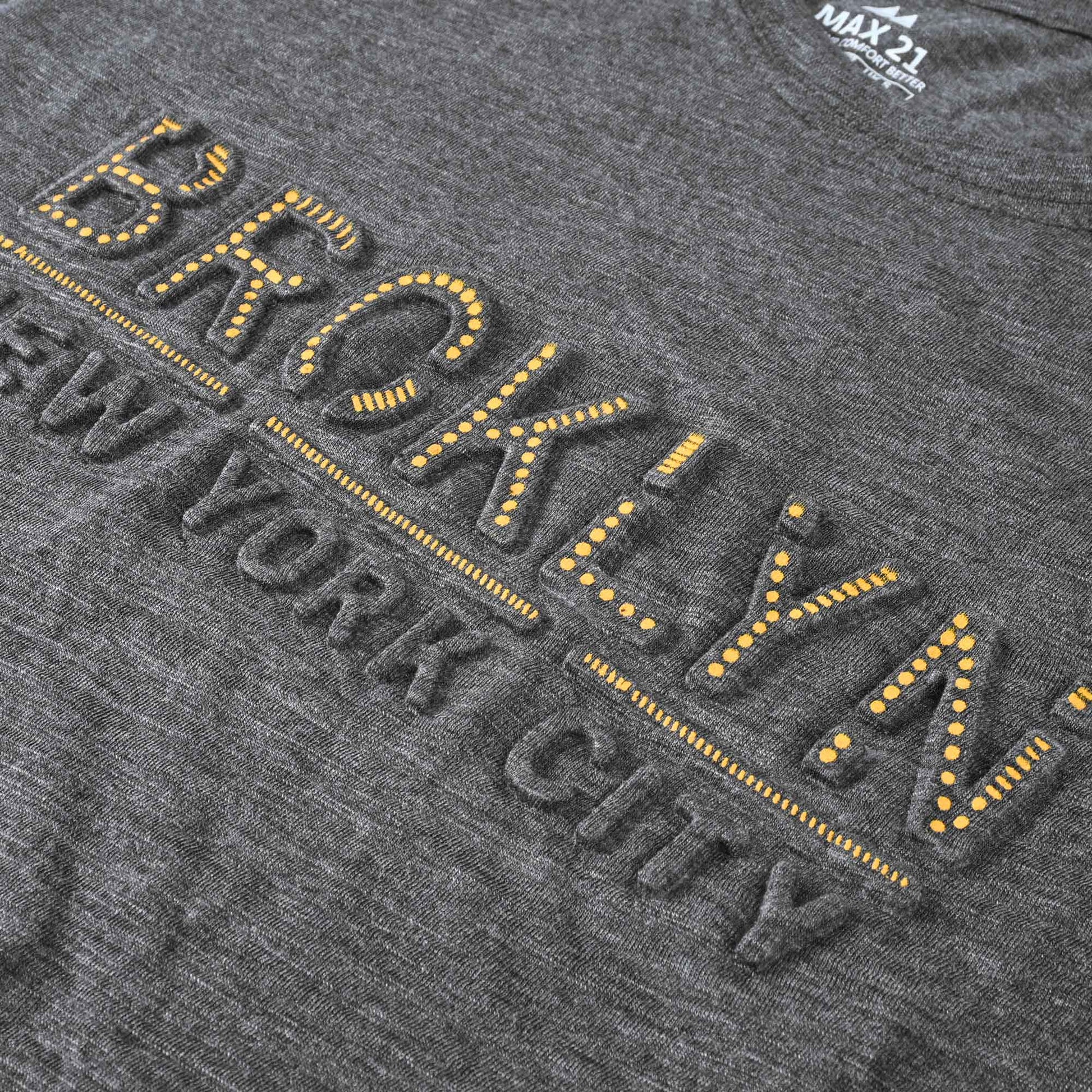 Max 21 Men's Brooklyn Embossed Short Sleeves Tee Shirt Men's Tee Shirt SZK 
